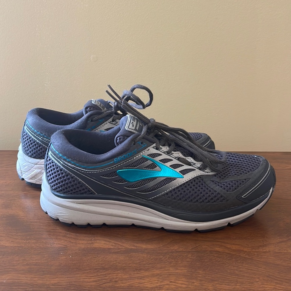 Women’s Brooks Addiction 13 Grey/Silver/Blue Cushioned Running Shoes Size 9 1/2